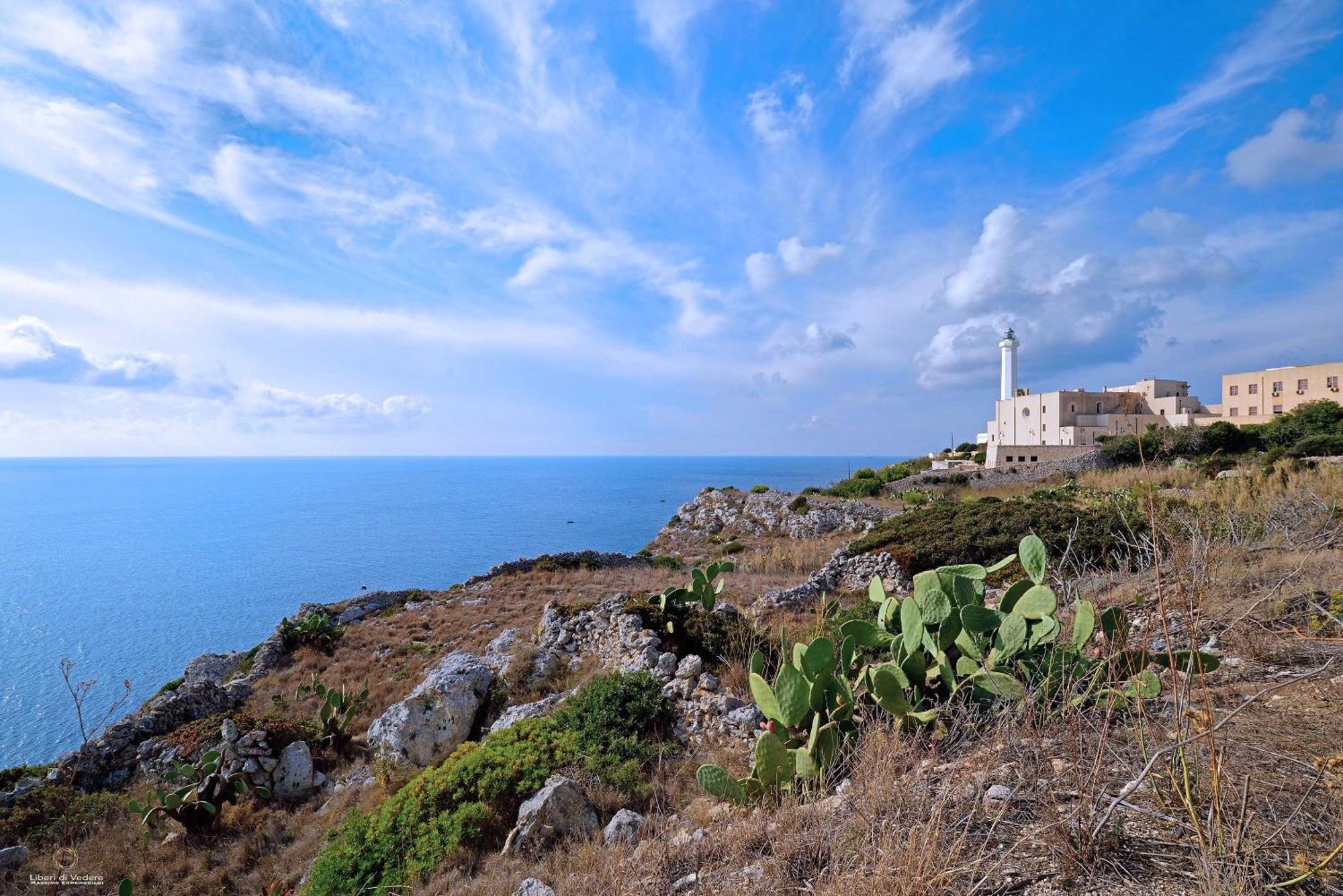 Oikia Vacanze S Cesarea Casa Rosa Su سانتا سيزاريا تيرمي المظهر الخارجي الصورة