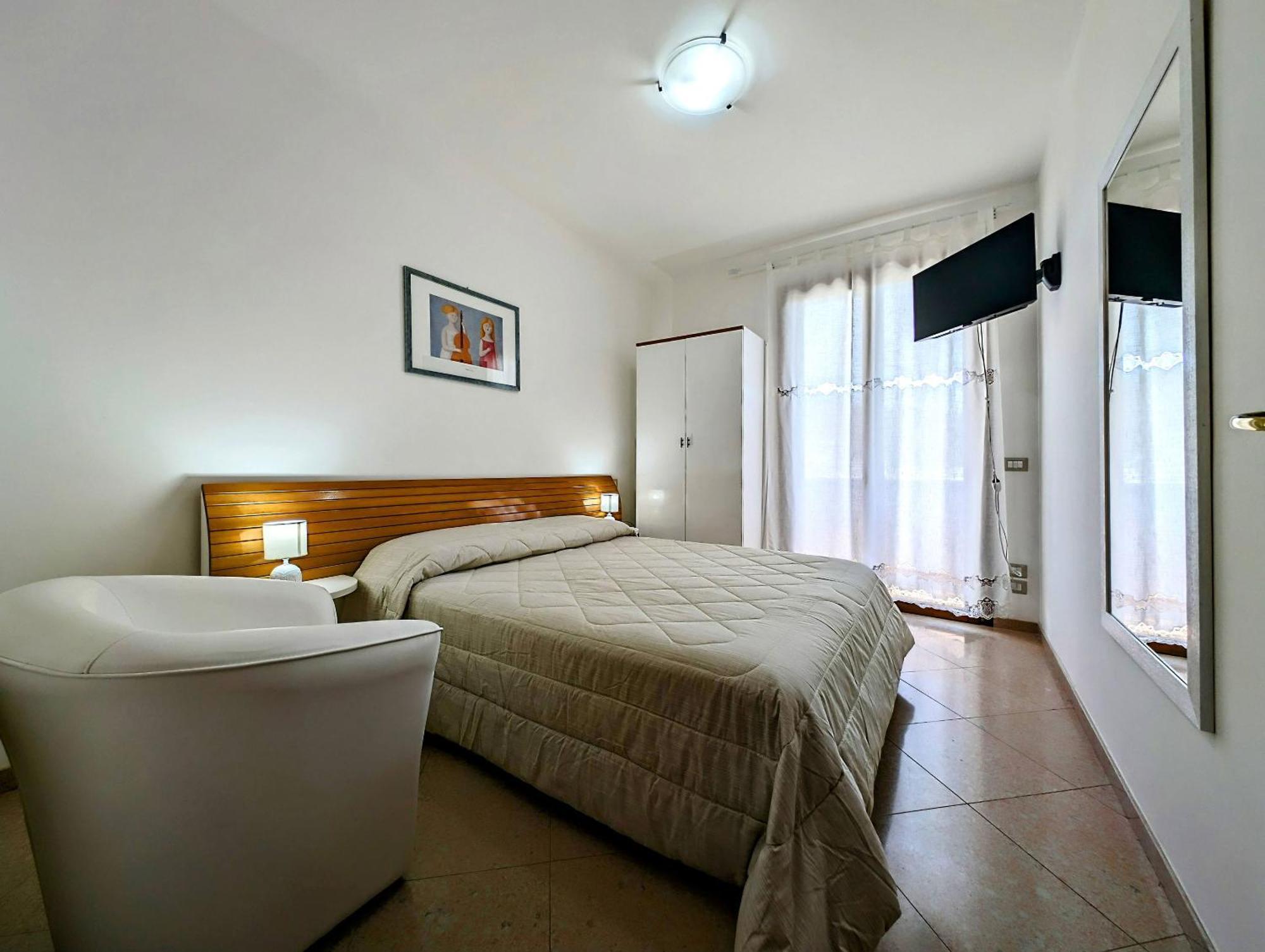 Oikia Vacanze S Cesarea Casa Rosa Su سانتا سيزاريا تيرمي المظهر الخارجي الصورة