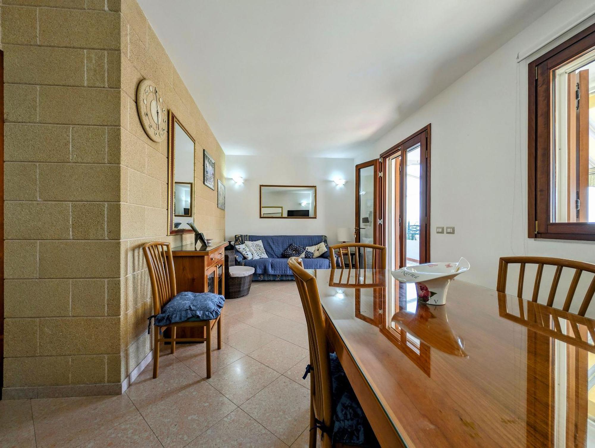 Oikia Vacanze S Cesarea Casa Rosa Su سانتا سيزاريا تيرمي المظهر الخارجي الصورة